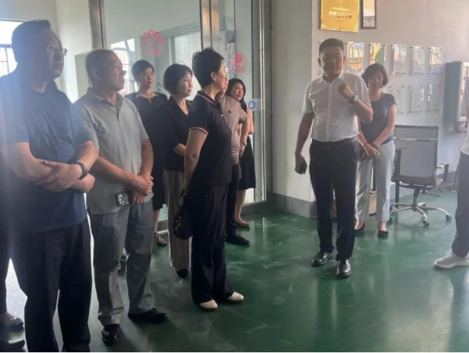 热烈接待丹东市工商联列位向导及企业家代表到优发国际旅行交流！_优发国际-新闻中心
